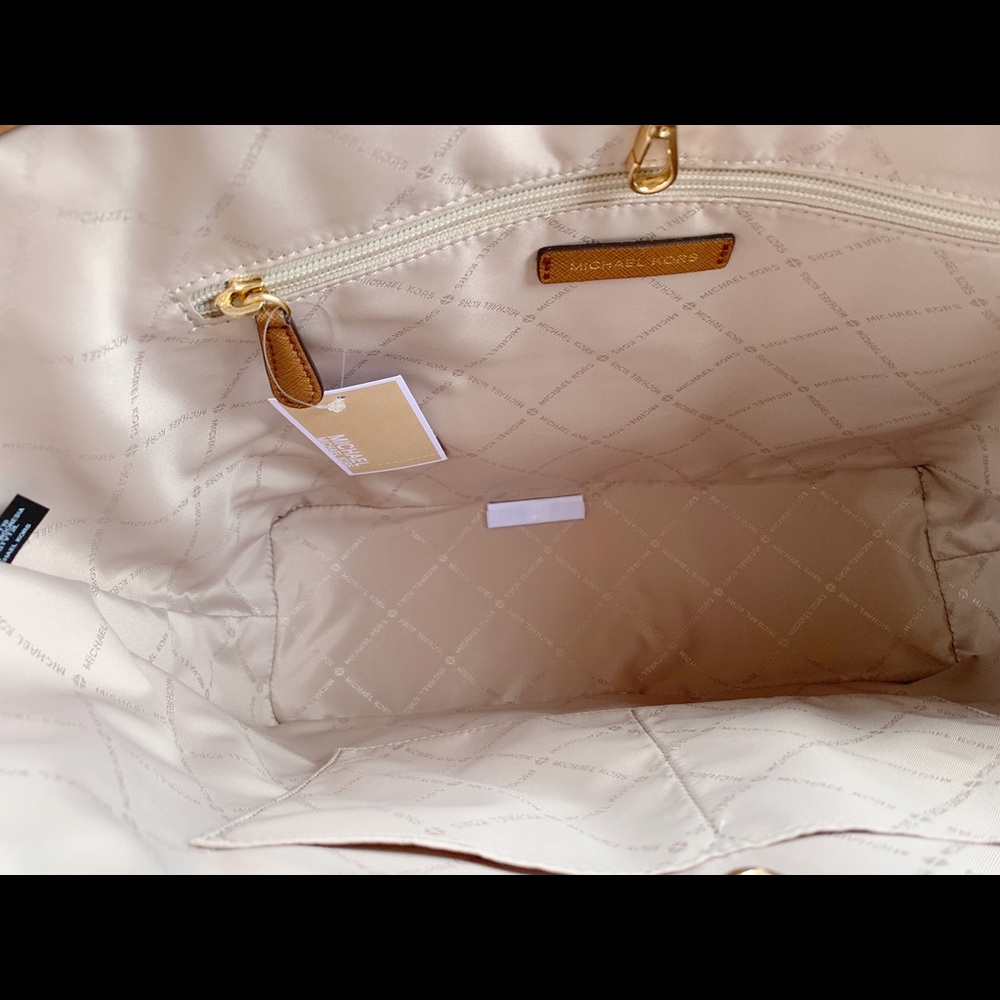 Gaby’sBags👜💕-NWT Michael Kors Medium Tote Brown - Picture 6 of 7
